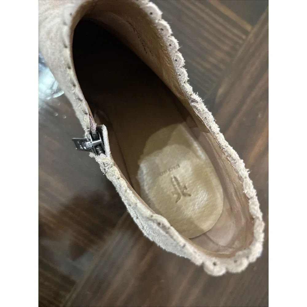 FRYE REED PALE BLUSH SUEDE LEATHER ZIP ANKLE SCALLOPED BOOTIE US 9